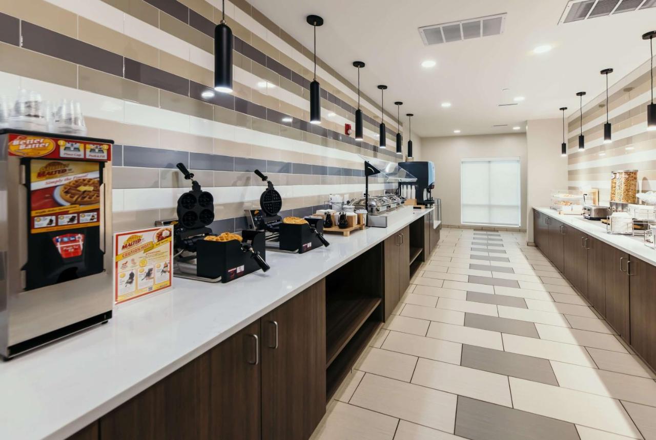 La Quinta Inn & Suites By Wyndham Ankeny Ia - Des Moines Ia Dış mekan fotoğraf